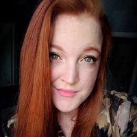 Elizabeth Devries Photo 10