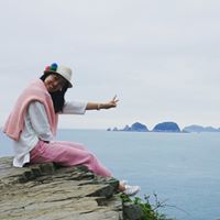 Laura Cho Photo 17