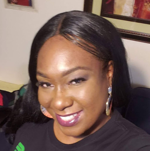 Elizabeth Leone Photo 27