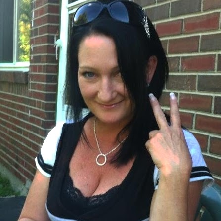 Julie Branham Photo 2