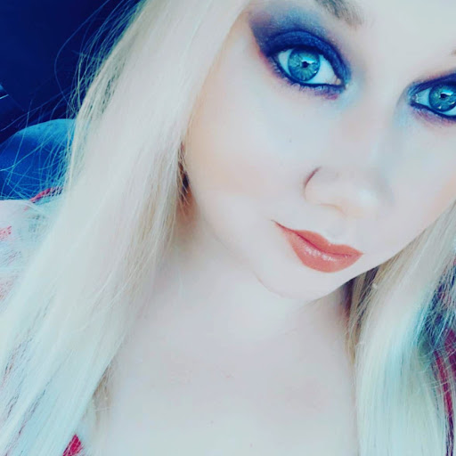 Jennifer Loveless Photo 8