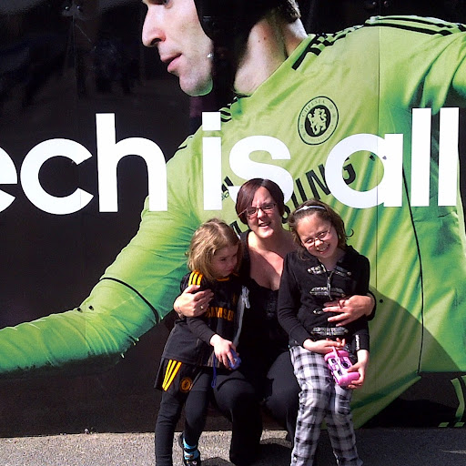 Julie Leonard Photo 30