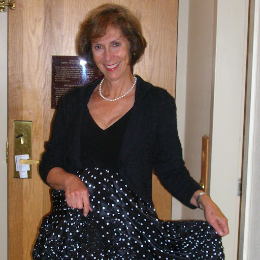 Julie Bloom Photo 28