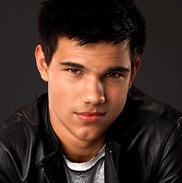 Ana Escobedo Photo 16