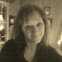 Laura Zalewski Photo 3