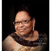 Julia Graves Photo 9