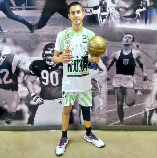 Adrian Benitez Photo 15