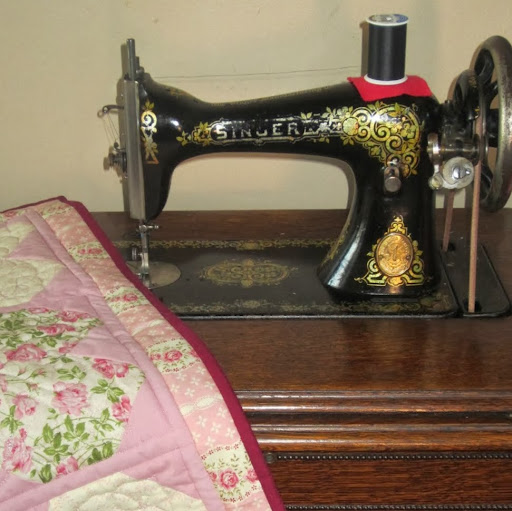 Danielle Foley Photo 17