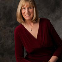 Elizabeth Merrick Photo 14