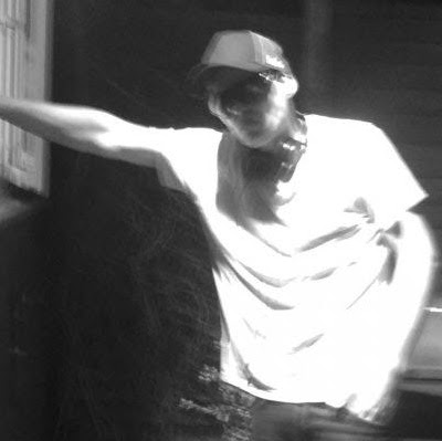 Alex Calvert Photo 10