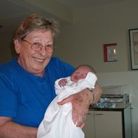Carolyn Hodge Photo 27