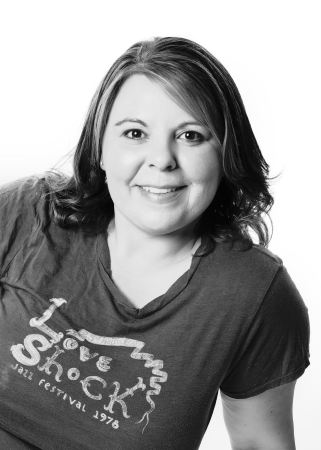 Cynthia Darnell Photo 6