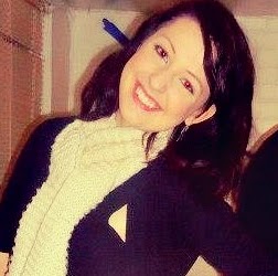 Emily Collins Photo 14