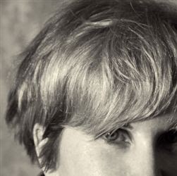 Janet Nixon Photo 13