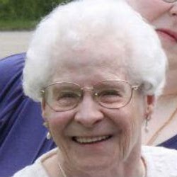 Betty Leonard Photo 9