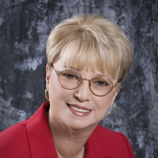 Linda Curran Photo 21