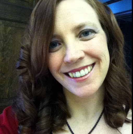 Holly Andrews Photo 34