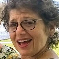 Ruthie Rich Photo 18