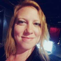 April Petersen Photo 15
