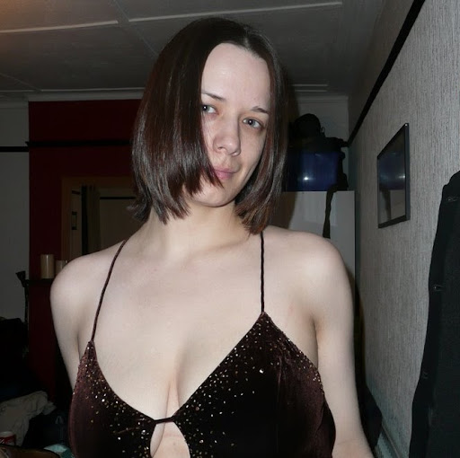 Laura Roberts Photo 49