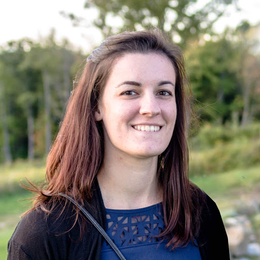 Laura Davidson Photo 37