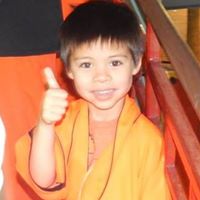 Robert Apolinar Photo 29