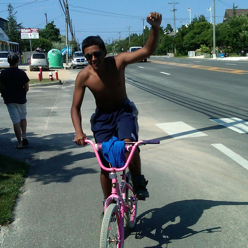 Eric Lozada Photo 23