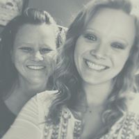 Stephanie Garner Photo 26