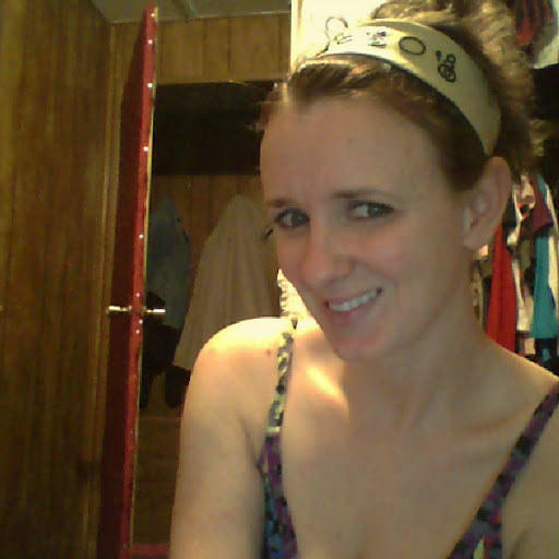 Angela Emery Photo 14