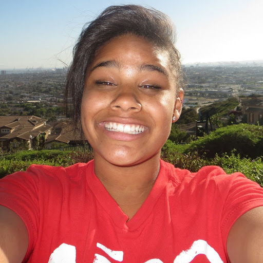 Amelia Adams Photo 14