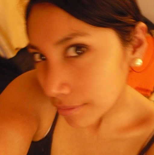 Laura Cloud Photo 6
