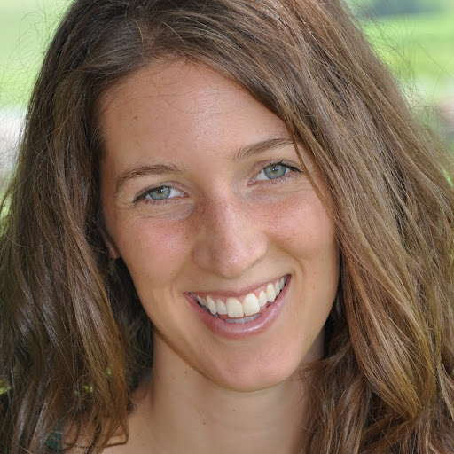 Elisabeth Thomas Photo 31