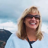 Jean Collins Photo 21