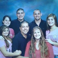 Sandra Linares Photo 17