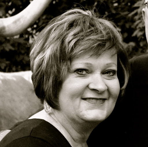 Debbie Hale Photo 23