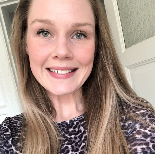 Julie Jacobsen Photo 16