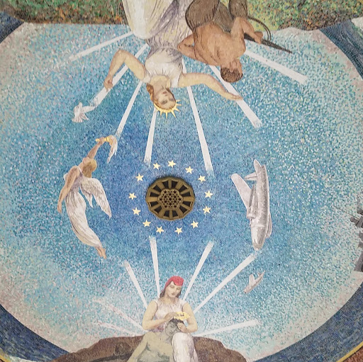 Sarah Whitten Photo 23