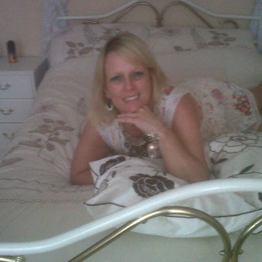 Stephanie Lloyd Photo 23