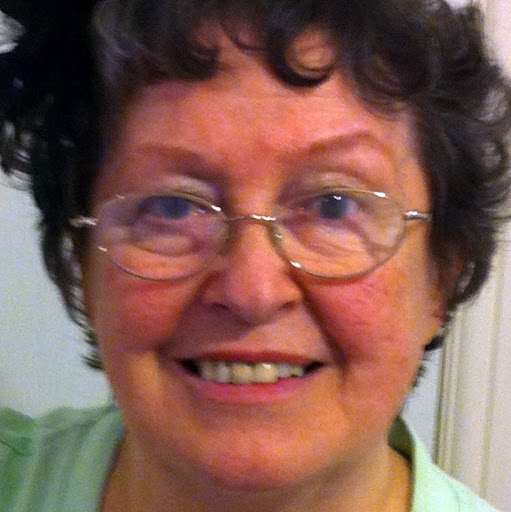 Elizabeth Wylie Photo 25