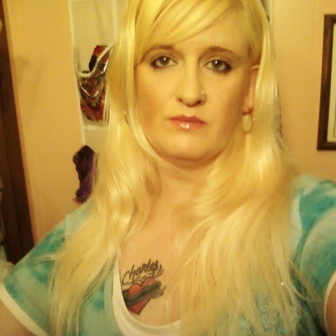 Michelle Marshall Photo 34