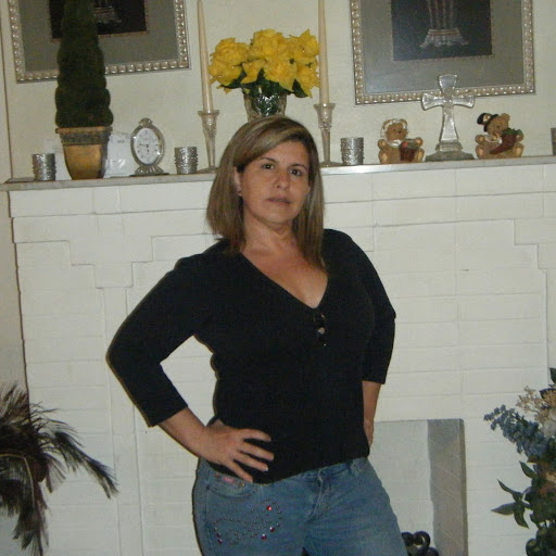 Lisa Dibucci Photo 6