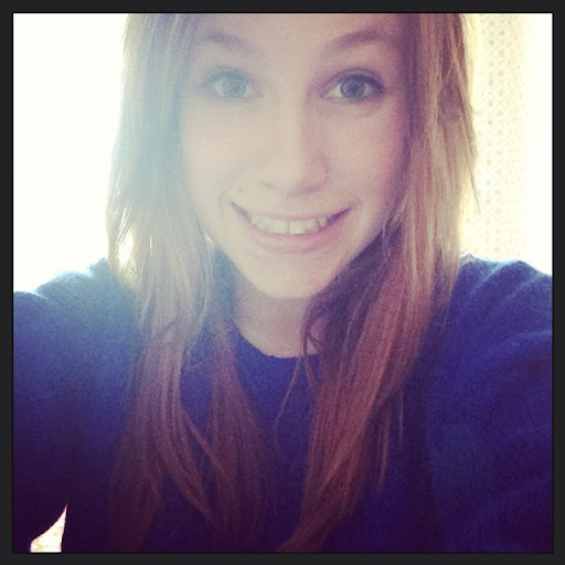 Laura Mills Photo 18