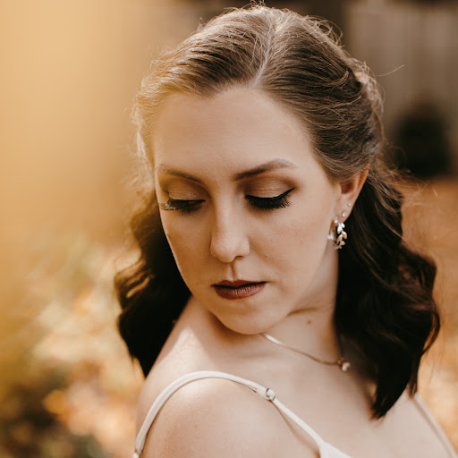 Katie Graham Photo 30