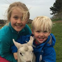 Sarah Bowles Photo 11