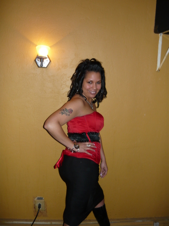 Veronica Barnes Photo 35