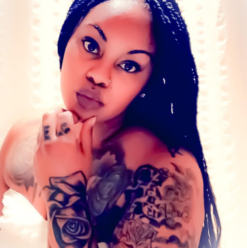 Elizabeth Naughton Photo 4