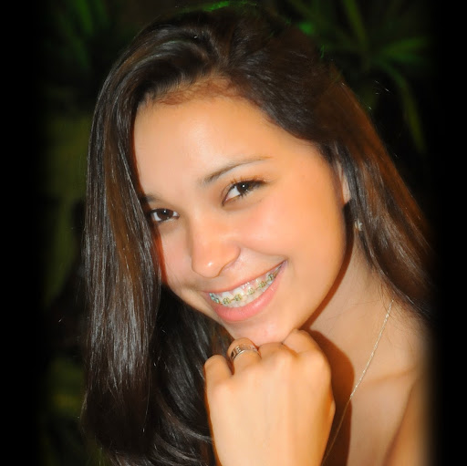 Jessica Oliveira Photo 17