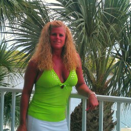 Cheryl Tucker Photo 38