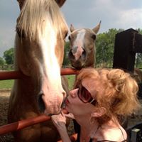 Kelly Kinkead Photo 6