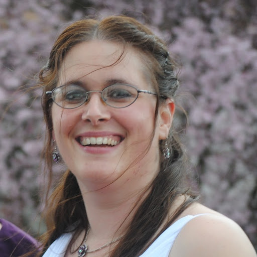 Julie Snider Photo 33